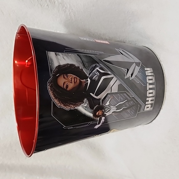 The Marvel's popcorn bucket - Picture 4 of 6